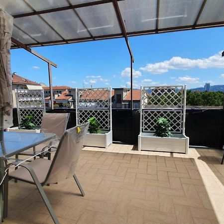 Apartamento Tiziana Attico E Terrazzo Turín Exterior foto