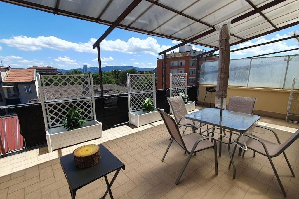 Apartamento Tiziana Attico E Terrazzo Turín Exterior foto